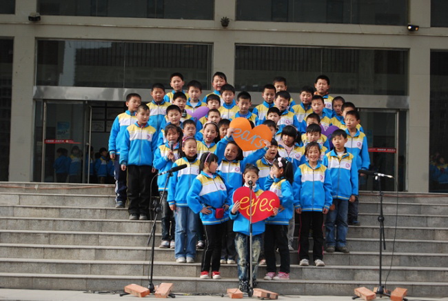 洛陽(yáng)東方外國(guó)語(yǔ)學(xué)校,英文歌曲比賽,四二班 Body song 洛陽(yáng)東方外國(guó)語(yǔ)學(xué)校,英文歌曲比賽,四二班 Body song