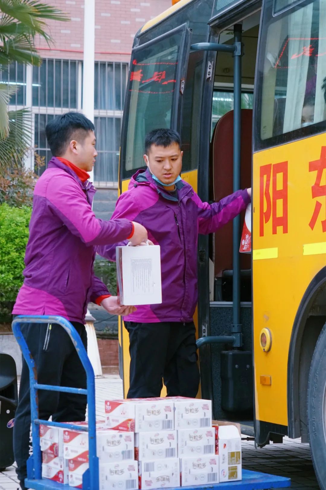 遇見(jiàn)春天 感受牧場(chǎng)生命能量—洛陽(yáng)東外小學(xué)部研學(xué)系列活動(dòng)(二)